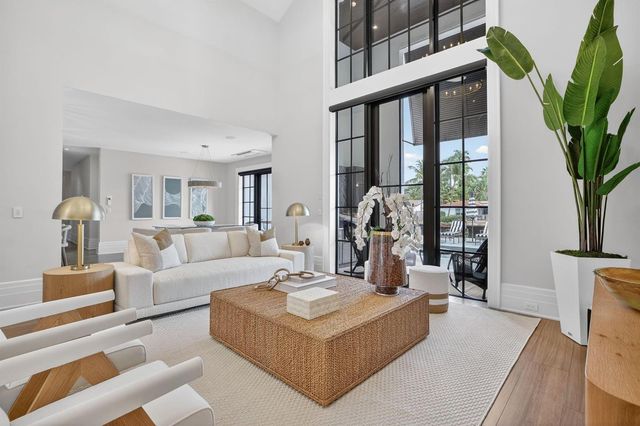 400 Mola Avenue, Fort Lauderdale, FL 33301