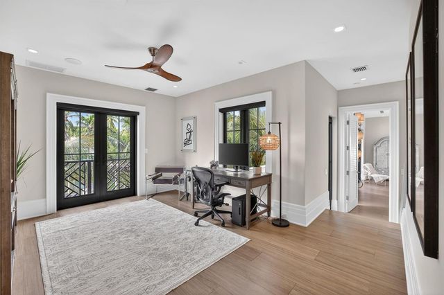 400 Mola Avenue, Fort Lauderdale, FL 33301
