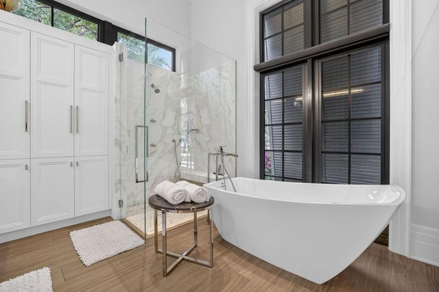 400 Mola Avenue, Fort Lauderdale, FL 33301
