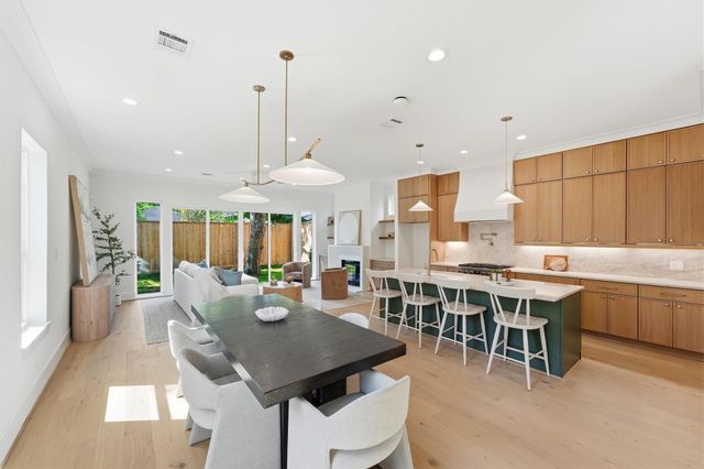 8553 Forum Drive, Houston, TX 77055