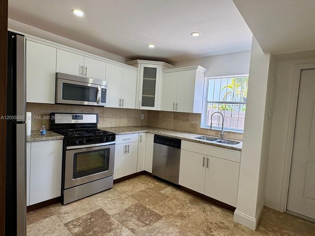 6979 SW 110th Ct, Miami, FL 33173