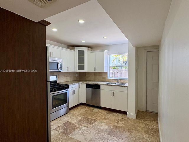 6979 SW 110th Ct, Miami, FL 33173