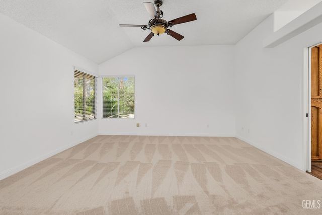 9112 Bridlewood Lane, Bakersfield, CA 93311