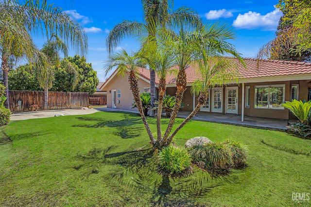 9112 Bridlewood Lane, Bakersfield, CA 93311
