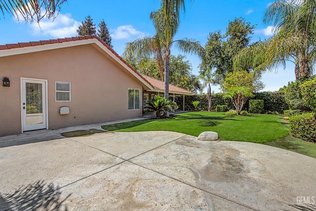 9112 Bridlewood Lane, Bakersfield, CA 93311