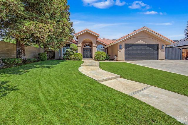 9112 Bridlewood Lane, Bakersfield, CA 93311