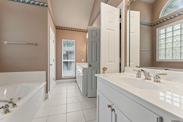 13648 Joor Rd, Baton Rouge, LA 70818