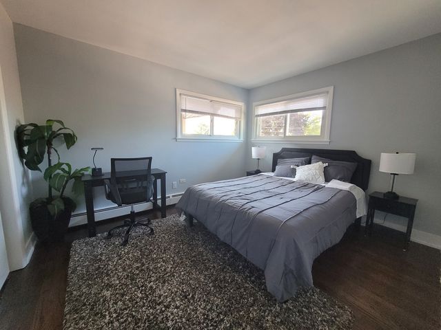 2246 S 17th Avenue 1E, North Riverside, IL 60546