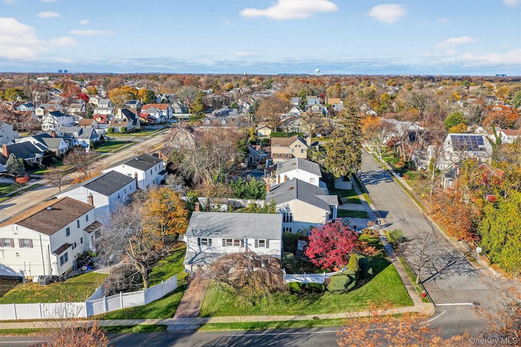 603 Foxhurst Road, Baldwin, NY 11510