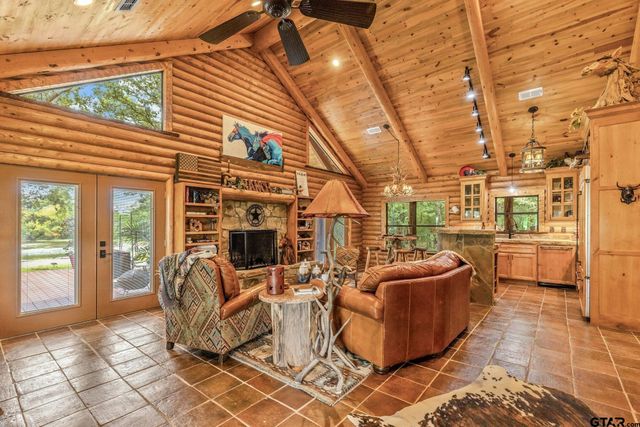 609 County Road 2421, Como, TX 75431
