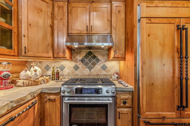 609 County Road 2421, Como, TX 75431
