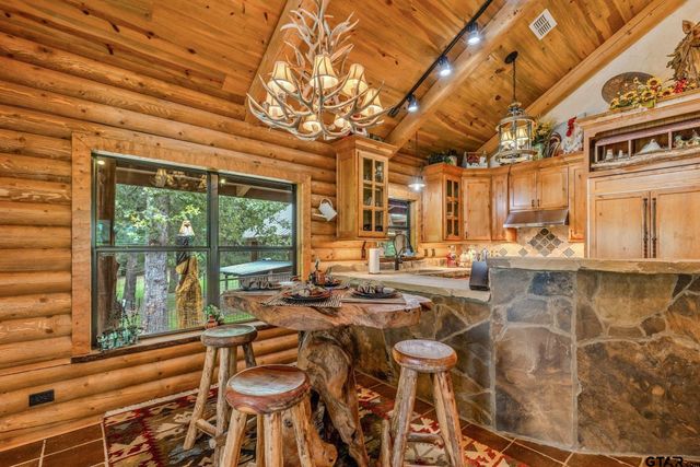 609 County Road 2421, Como, TX 75431