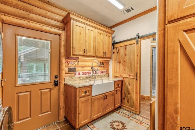609 County Road 2421, Como, TX 75431