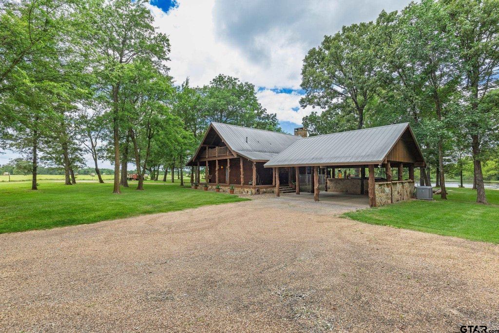 609 County Road 2421, Como, TX 75431