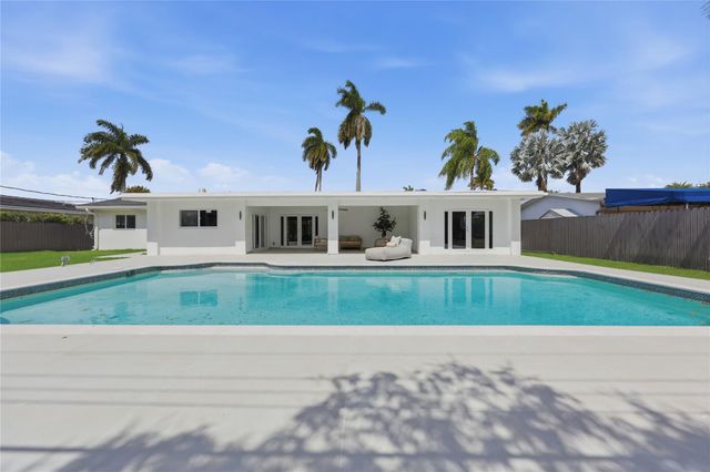 1850 NE 197th Terrace, Miami, FL 33179