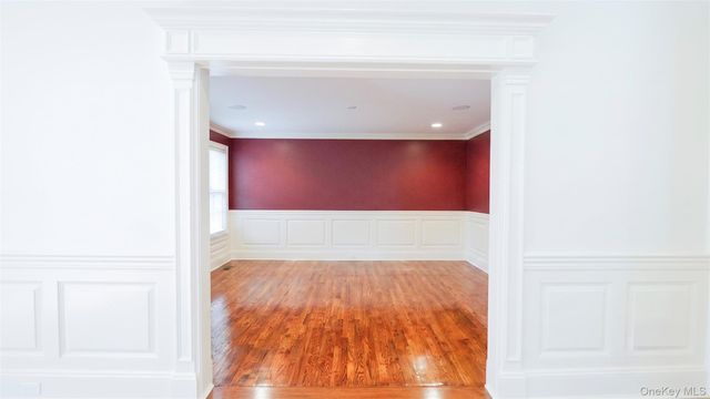 70 Karol Place, Muttontown, NY 11753