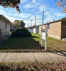 2917 E 130th Street, Chicago, IL 60633