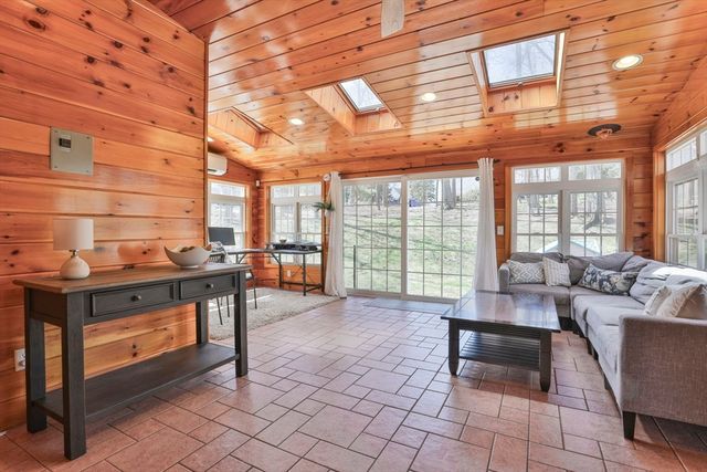 54 Kenoza St, Haverhill, MA 01830