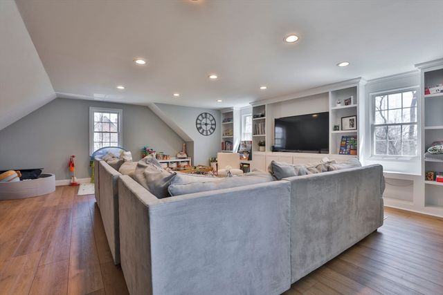 54 Kenoza St, Haverhill, MA 01830