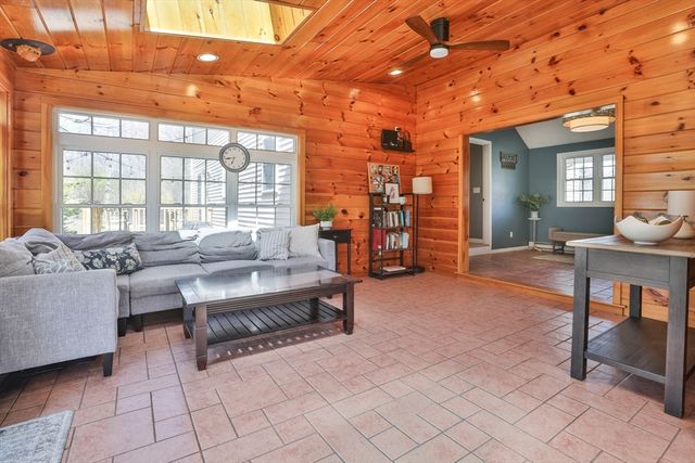 54 Kenoza St, Haverhill, MA 01830