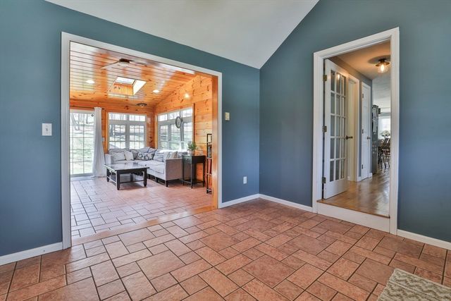 54 Kenoza St, Haverhill, MA 01830