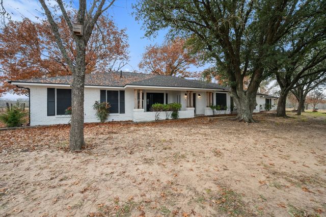 9926 NW County Road 1390, Blooming Grove, TX 76626