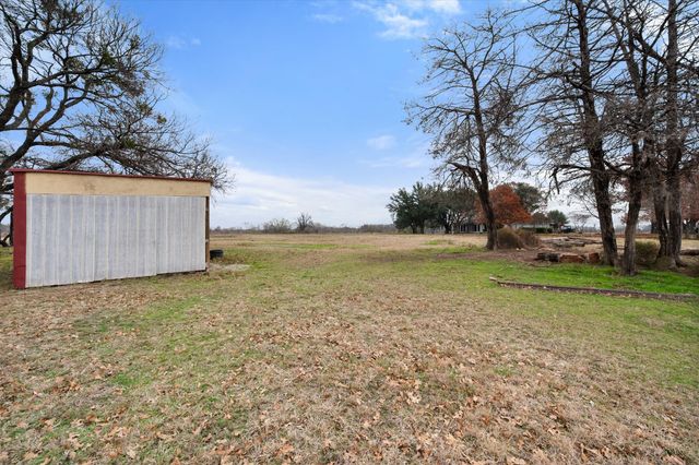 9926 NW County Road 1390, Blooming Grove, TX 76626
