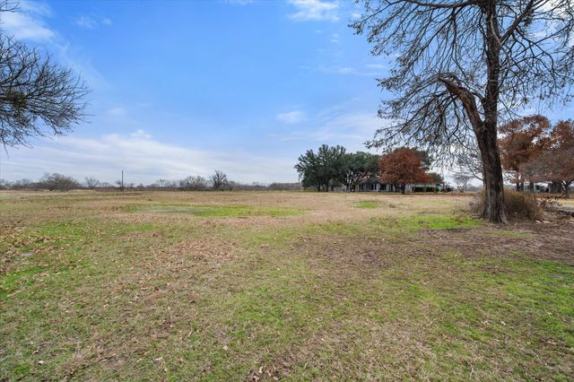 9926 NW County Road 1390, Blooming Grove, TX 76626