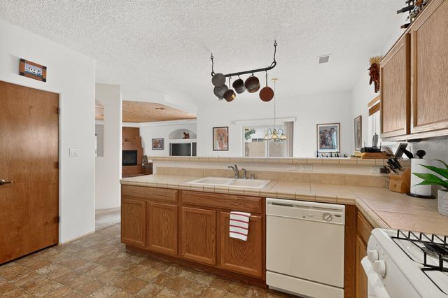 9535 Akutan Court NW, Albuquerque, NM 87120
