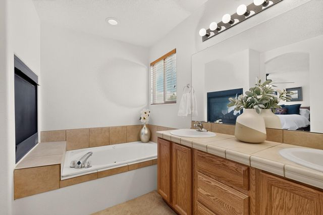 9535 Akutan Court NW, Albuquerque, NM 87120