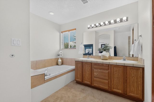 9535 Akutan Court NW, Albuquerque, NM 87120