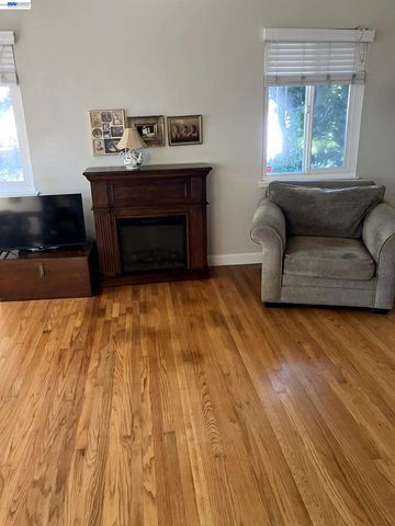 1066 Maple Ave, Vallejo, CA 94591