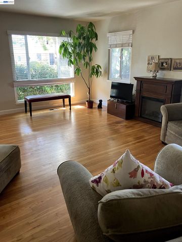 1066 Maple Ave, Vallejo, CA 94591