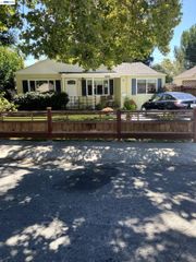 1066 Maple Ave, Vallejo, CA 94591