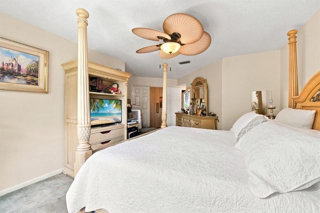 126 WEYBRIDGE Circle B, Royal Palm Beach, FL 33411
