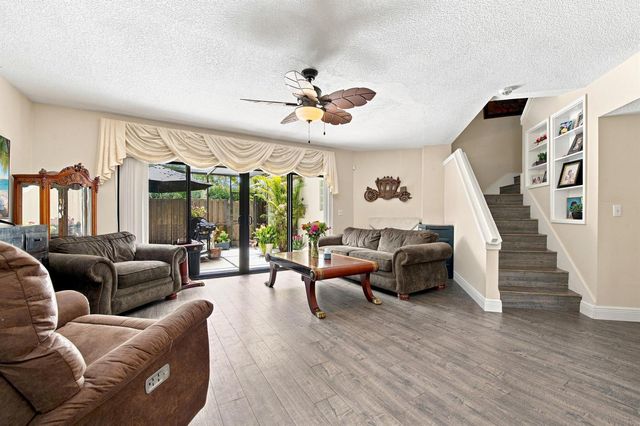 126 WEYBRIDGE Circle B, Royal Palm Beach, FL 33411