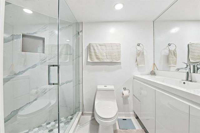 126 WEYBRIDGE Circle B, Royal Palm Beach, FL 33411