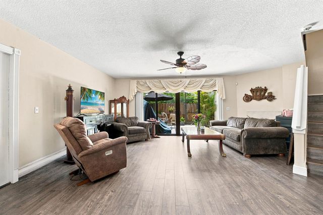 126 WEYBRIDGE Circle B, Royal Palm Beach, FL 33411