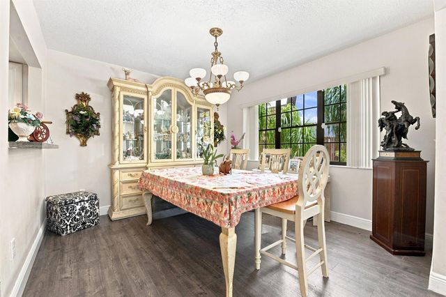 126 WEYBRIDGE Circle B, Royal Palm Beach, FL 33411
