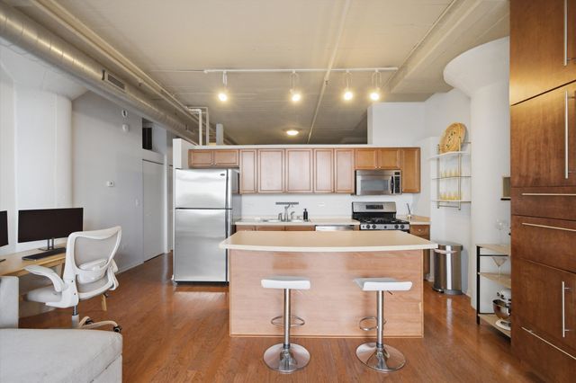 1525 S Sangamon Street 311, Chicago, IL 60608