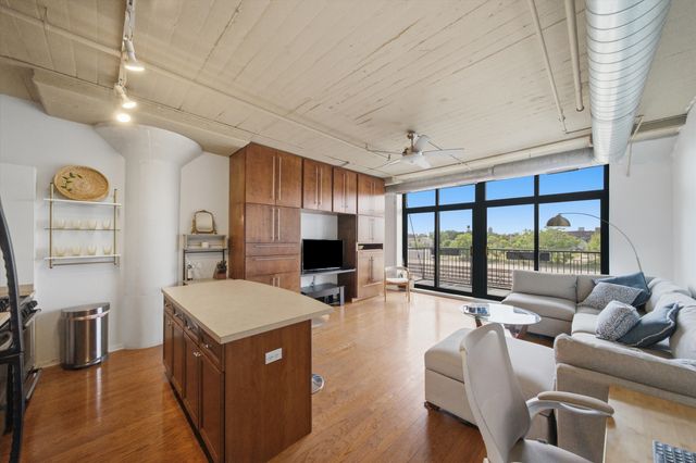 1525 S Sangamon Street 311, Chicago, IL 60608