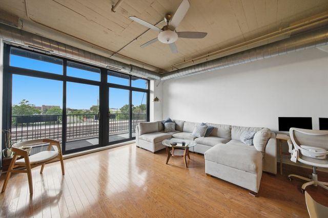 1525 S Sangamon Street 311, Chicago, IL 60608
