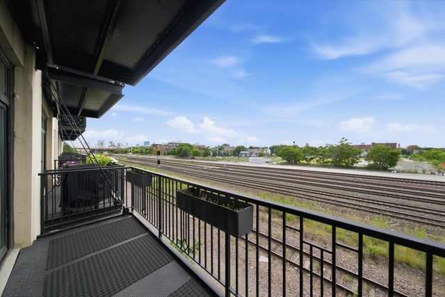 1525 S Sangamon Street 311, Chicago, IL 60608