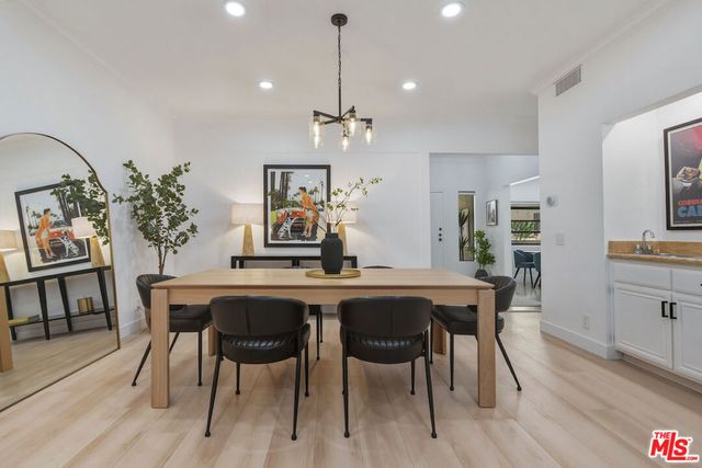 4707 Willis Avenue 206, Sherman Oaks, CA 91403