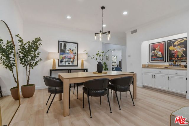 4707 Willis Avenue 206, Sherman Oaks, CA 91403