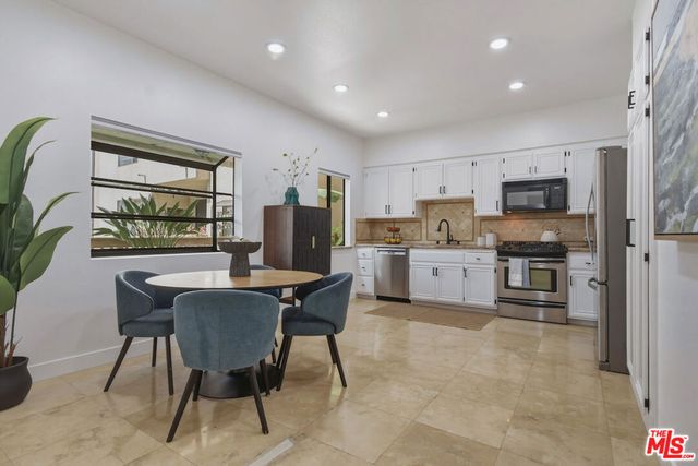 4707 Willis Avenue 206, Sherman Oaks, CA 91403