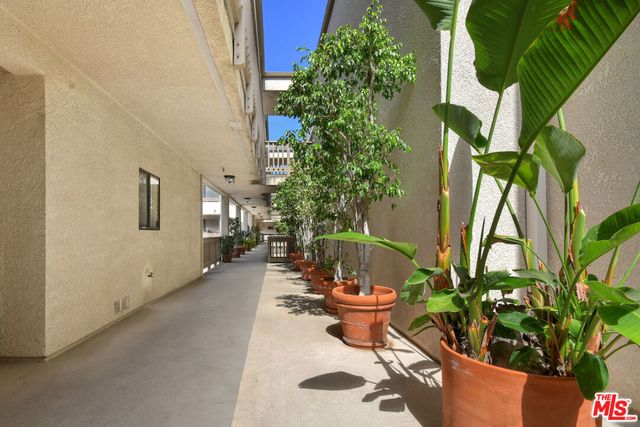 4707 Willis Avenue 206, Sherman Oaks, CA 91403