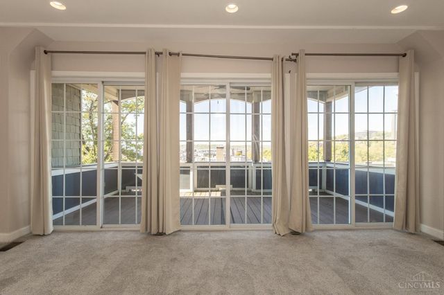 1238 Elsinore Avenue, Cincinnati, OH 45202