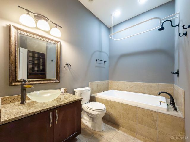 1238 Elsinore Avenue, Cincinnati, OH 45202