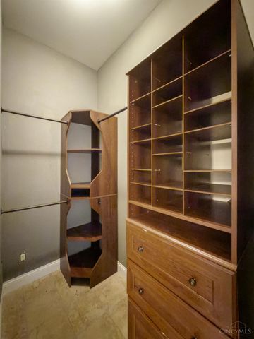 1238 Elsinore Avenue, Cincinnati, OH 45202